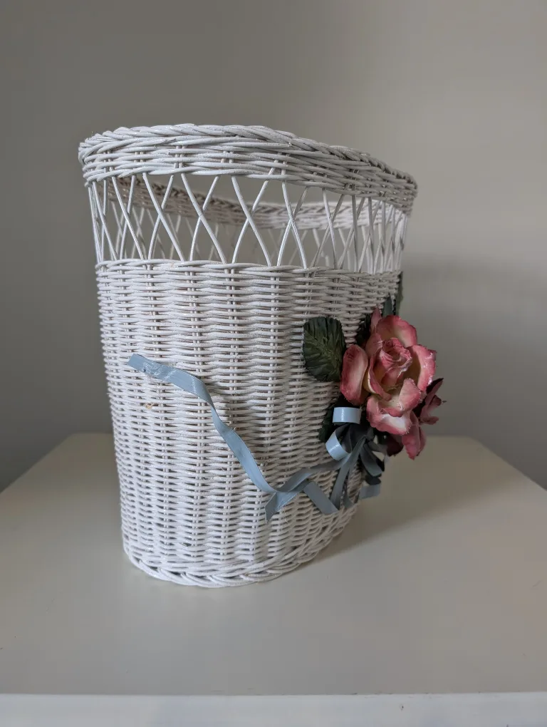 Vintage White Wicker Basket with Roses image indicator(2)
