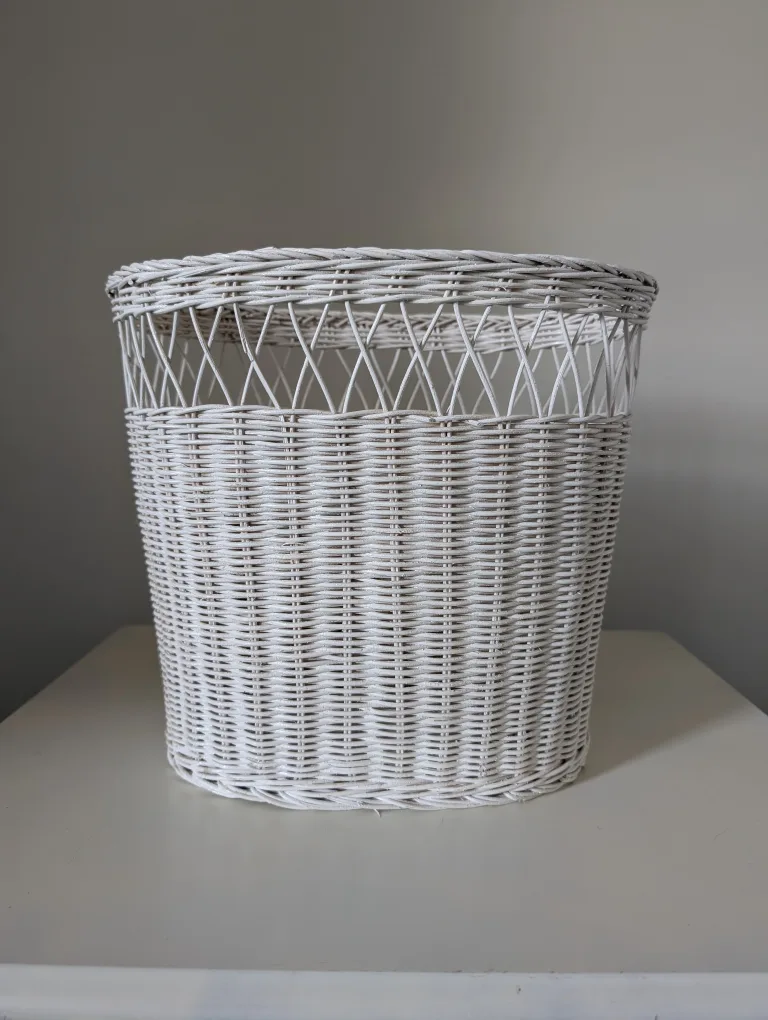 Vintage White Wicker Basket with Roses image indicator(3)