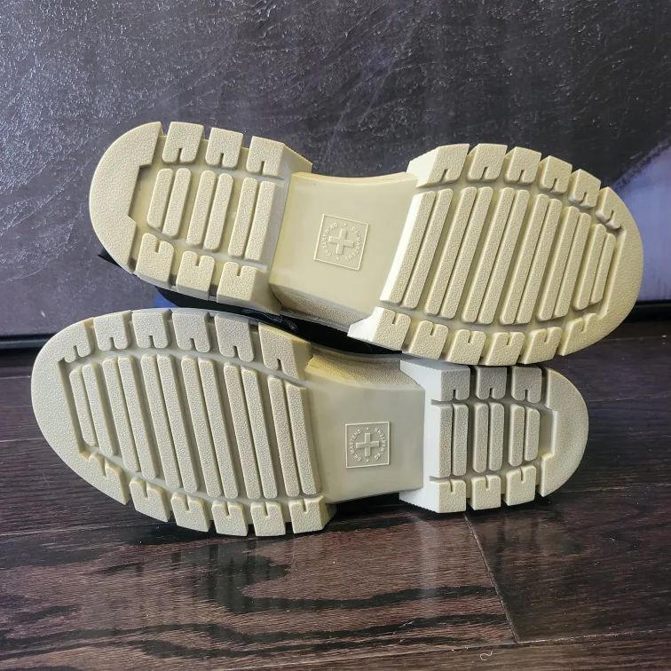 Dr. Martens Rikard Contrast Lace Up Boots (Brand New) image indicator(7)