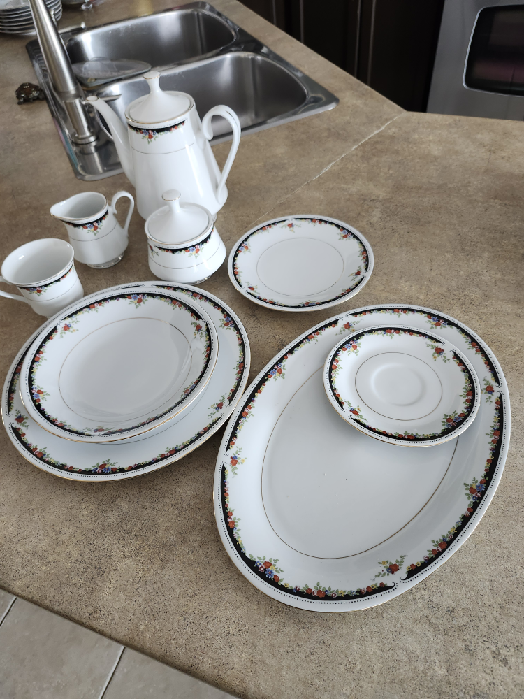 45pc Vintage Porcelain Dinnerware Set with Coffee/Tea Pot