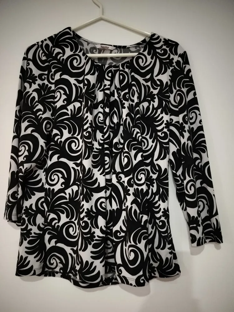 Black and White Floral Blouse thumbnail