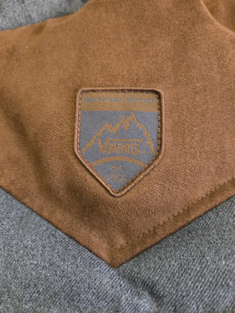 Vans Off The Wall Mountain Edition Puffer Jacket - Size Medium image indicator(2)