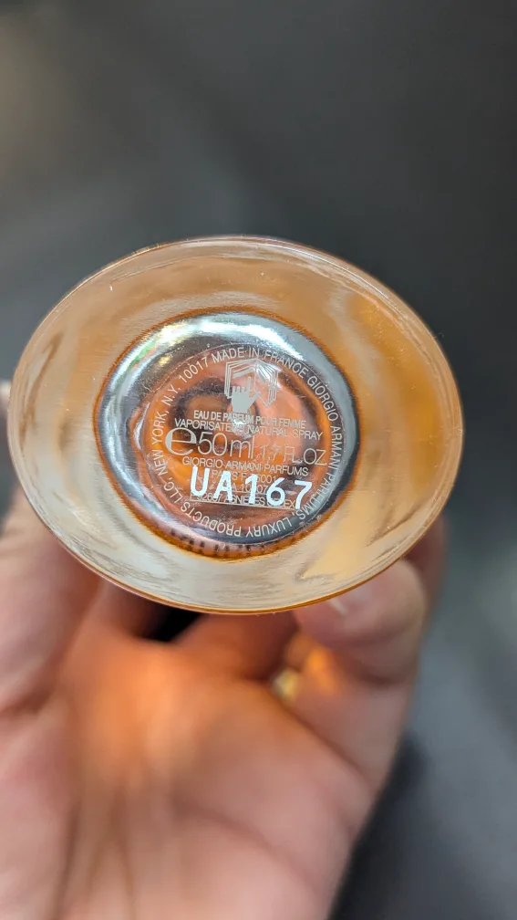 Giorgio Armani Mania Eau de Parfum Spray 50ml image indicator(2)