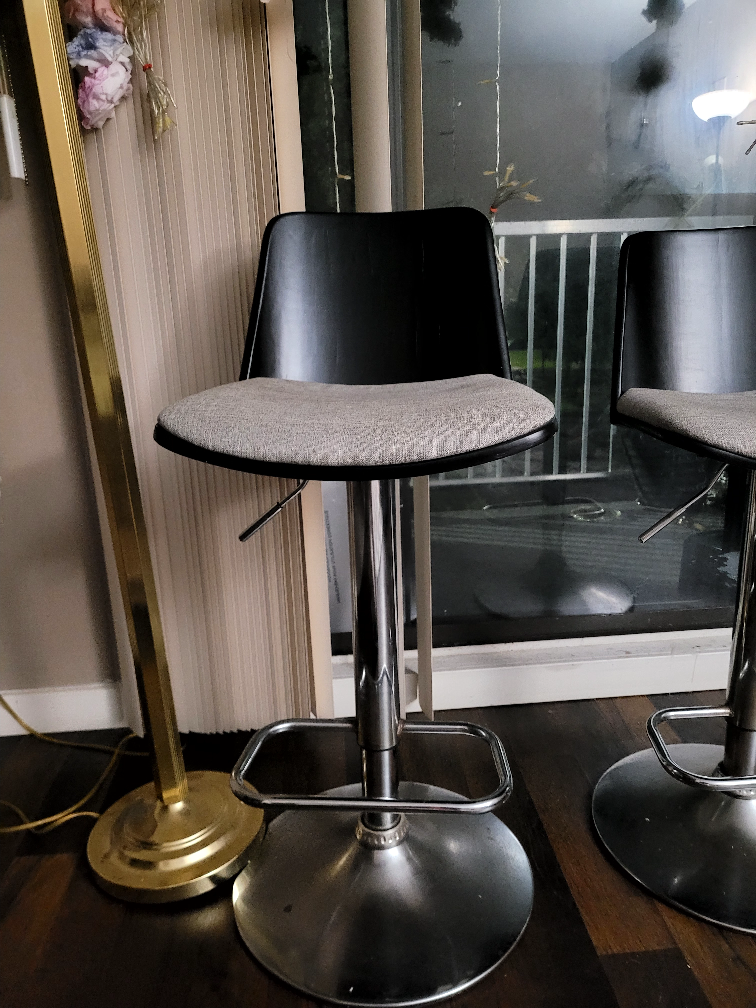 Set of Two Adjustable Bar Stools - photo 2