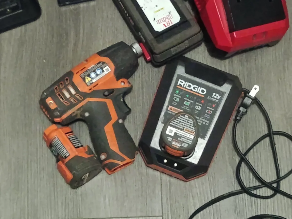 RIDGID 12V Cordless Impact Driver with Charger image indicator(4)