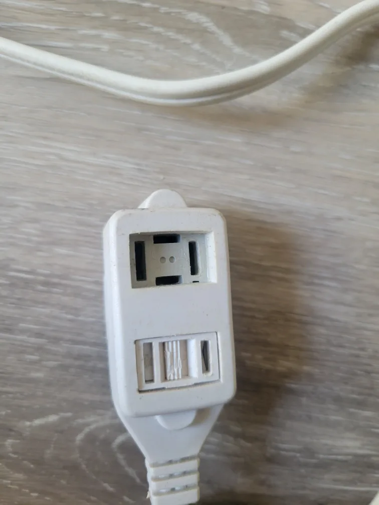 White 2-Outlet Extension Cord with Switch image indicator(2)