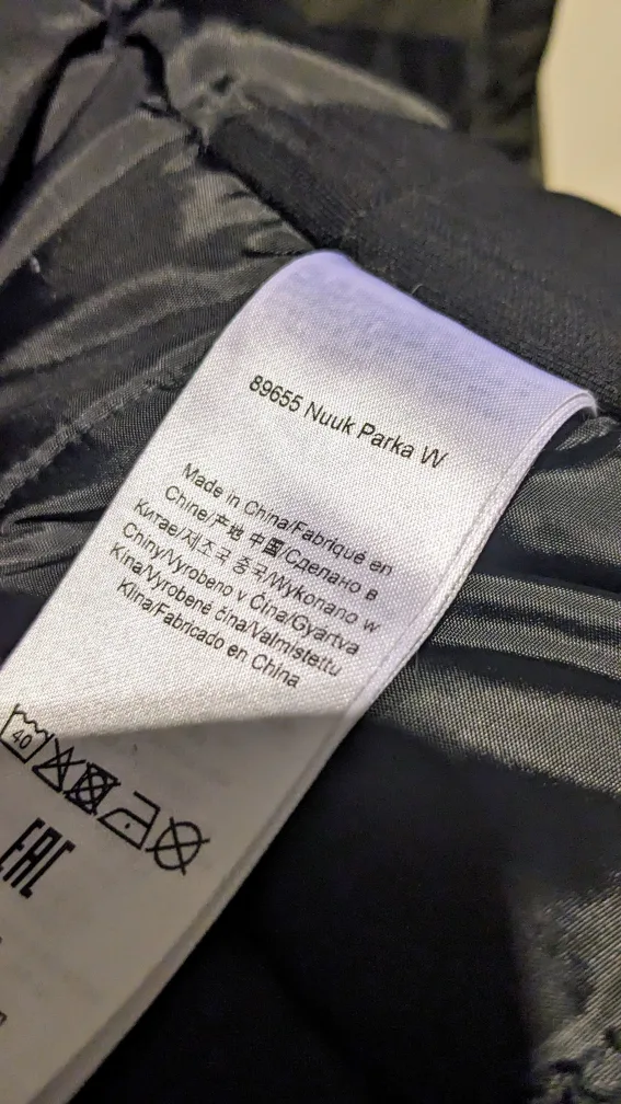 LIKE NEW | Women Fjällräven Nuuk Parka XS image indicator(5)