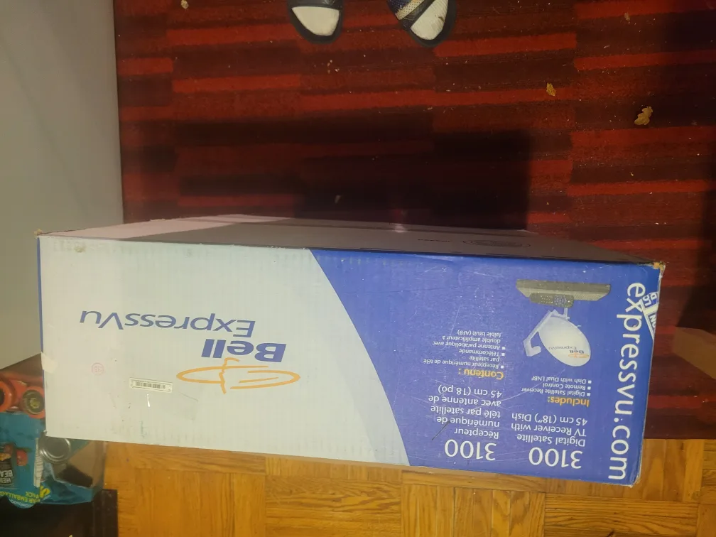 Bell ExpressVu 3100 Satellite TV System with Installation Kit image indicator(3)