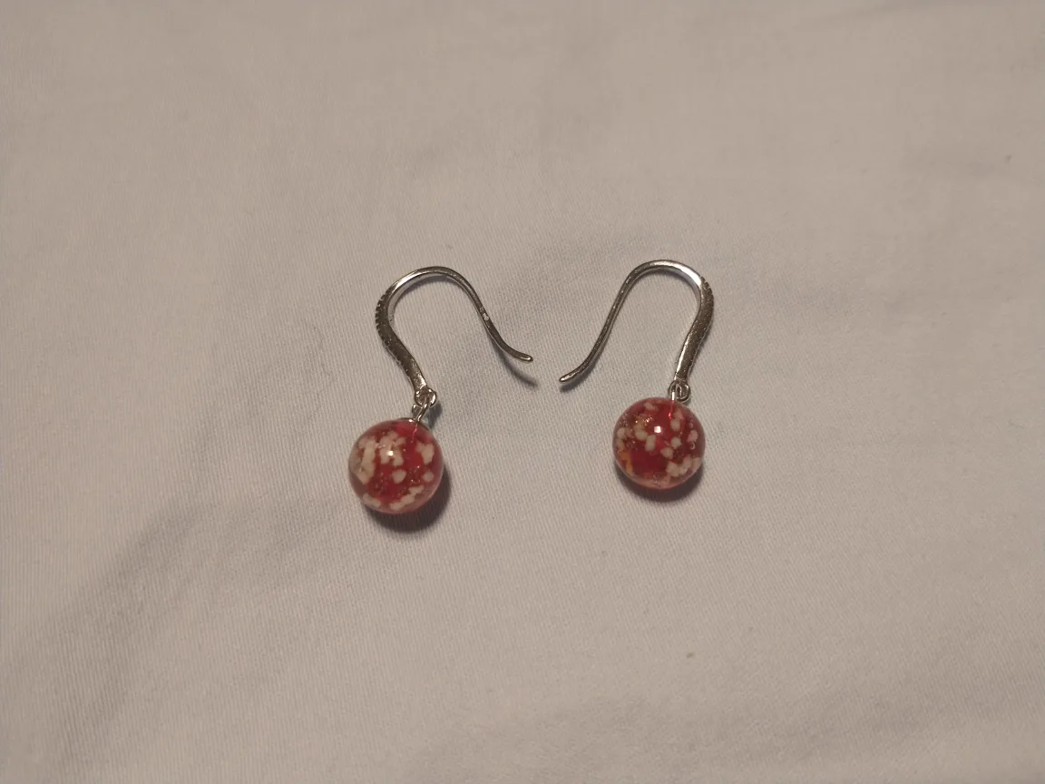 Nogu ruby .925 sterling silver firefly glass huggie earrings image indicator(4)