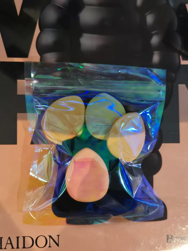 Makeup Sponges & Pouf Set - Assorted Colours image indicator(2)