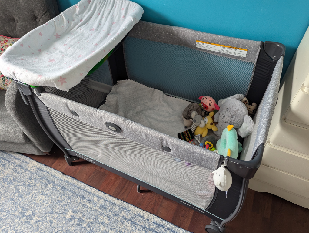 Graco Pack 'n Play Playard with Changer - photo 2