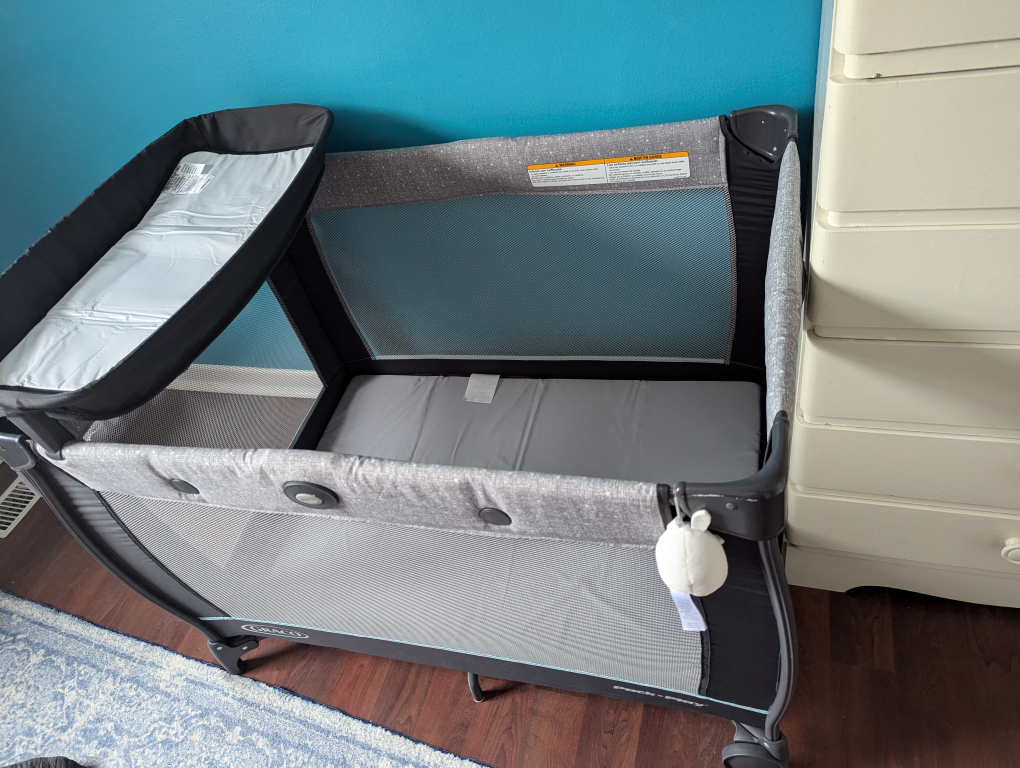 Graco Pack 'n Play Playard with Changer - photo 5