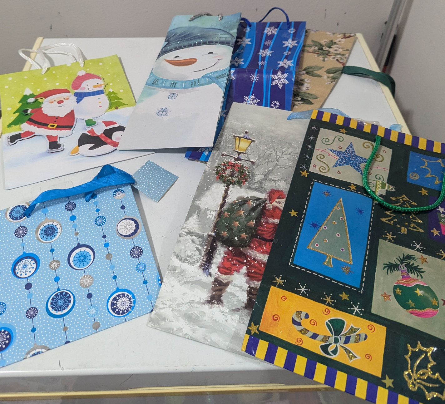 Free Christmas Gift Bags - photo 2