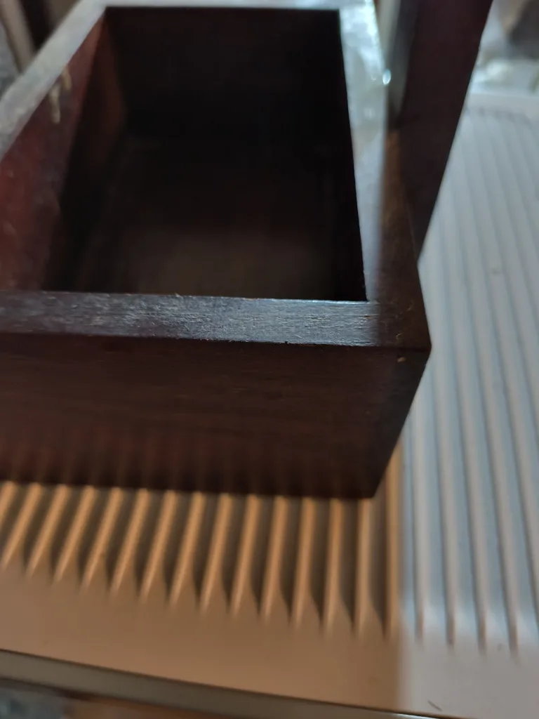Wooden Three Tiered Shelf image indicator(6)