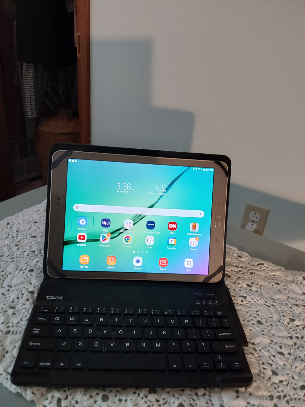 Samsung Galaxy Tab S2 with Tzumi Keyboard and Case