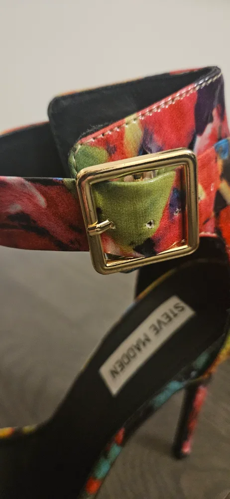 Beautifull Steve Madden heels image indicator(5)