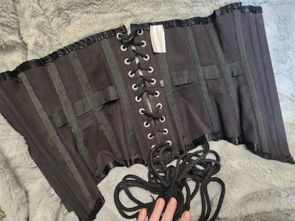 Black and Red Love Poetry Corset image indicator(5)