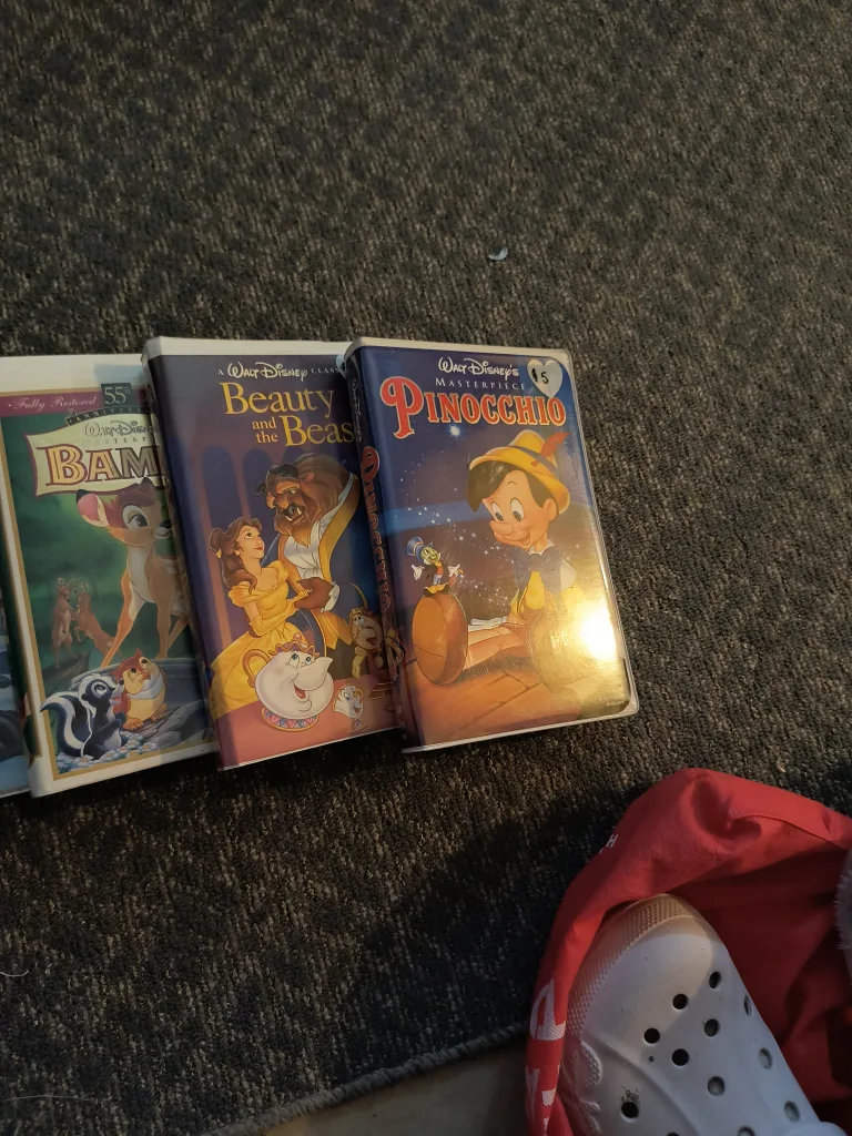 Disney VHS Movies - Bundle of 7 image indicator(3)