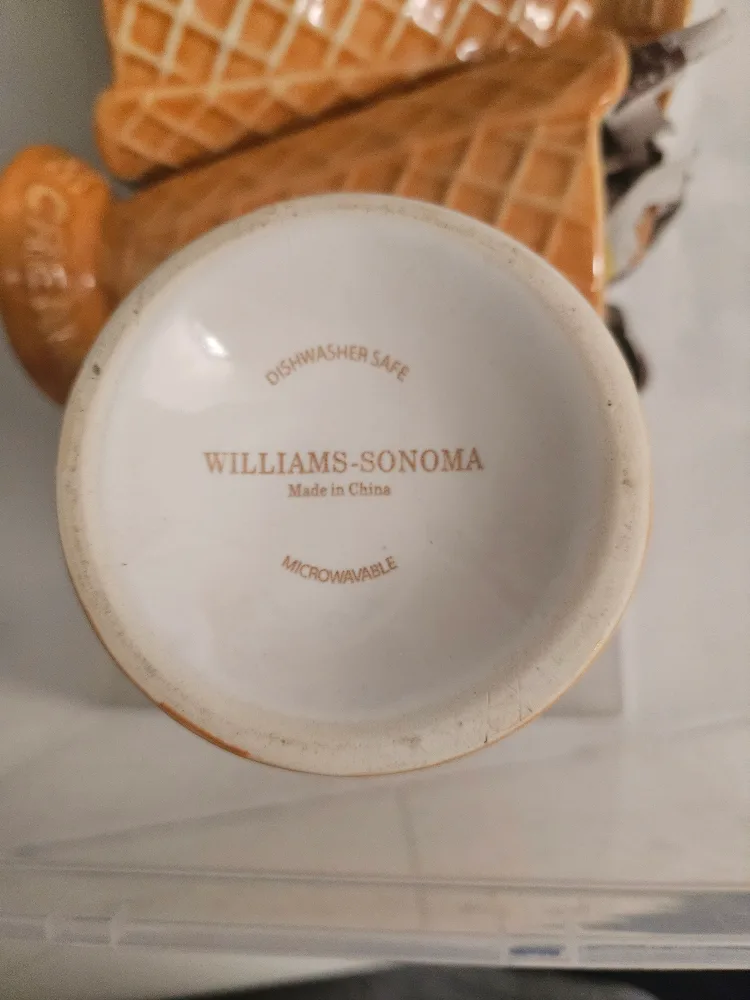 vintage Williams-Sonoma Ceramic Ice Cream Bowls image indicator(2)