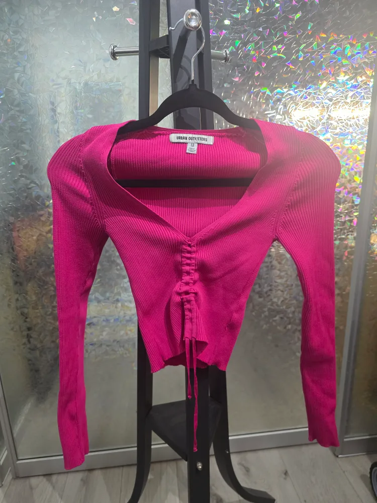 UO Pink Ribbed Crop Top thumbnail