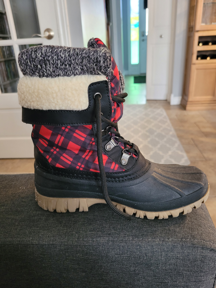 Women's Red Plaid lined winter Boots
