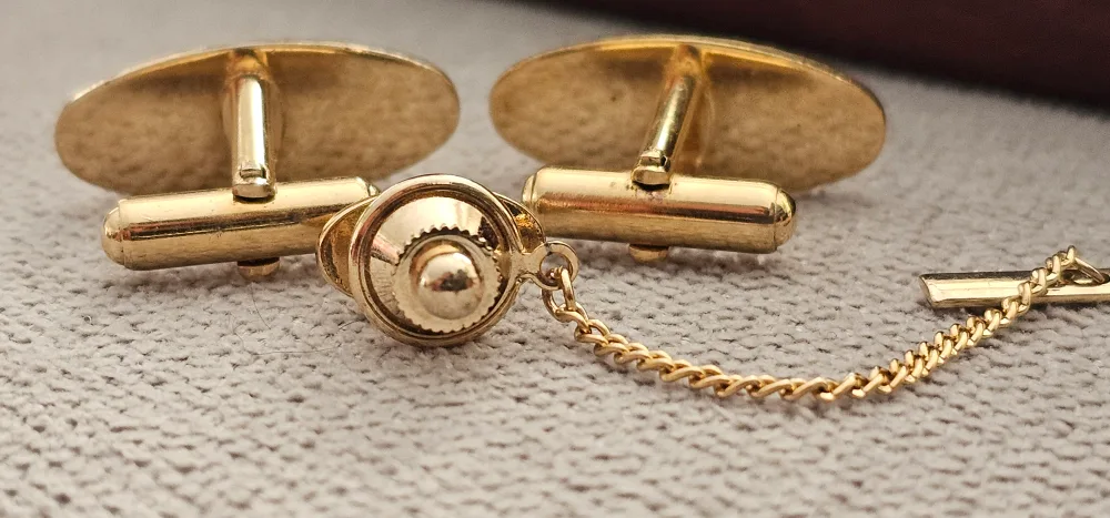 Vintage Gold Cufflinks and Tie Tack Set with Black Stones image indicator(3)