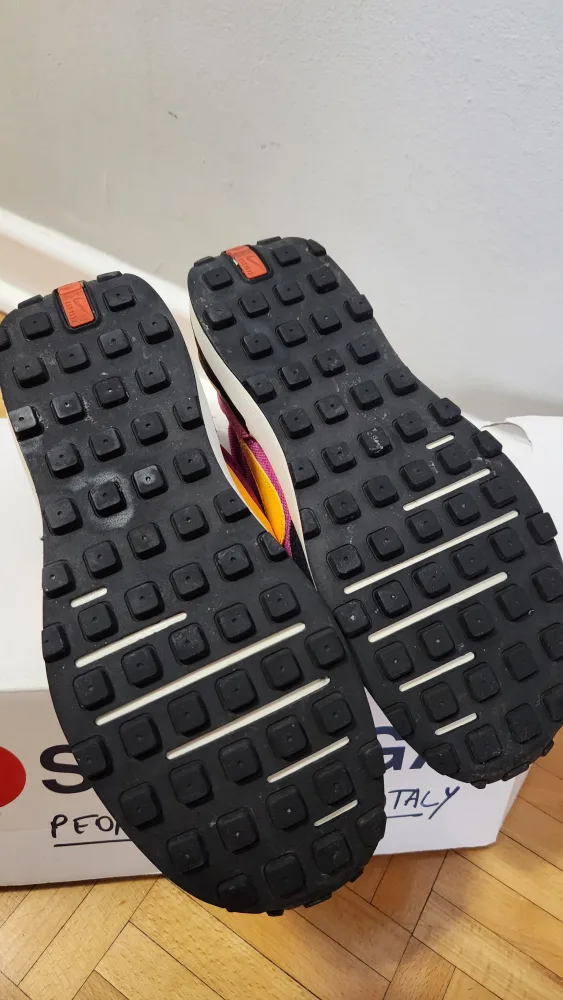 Women Nike Waffle One - University Gold (Size 7) *Almost New image indicator(4)