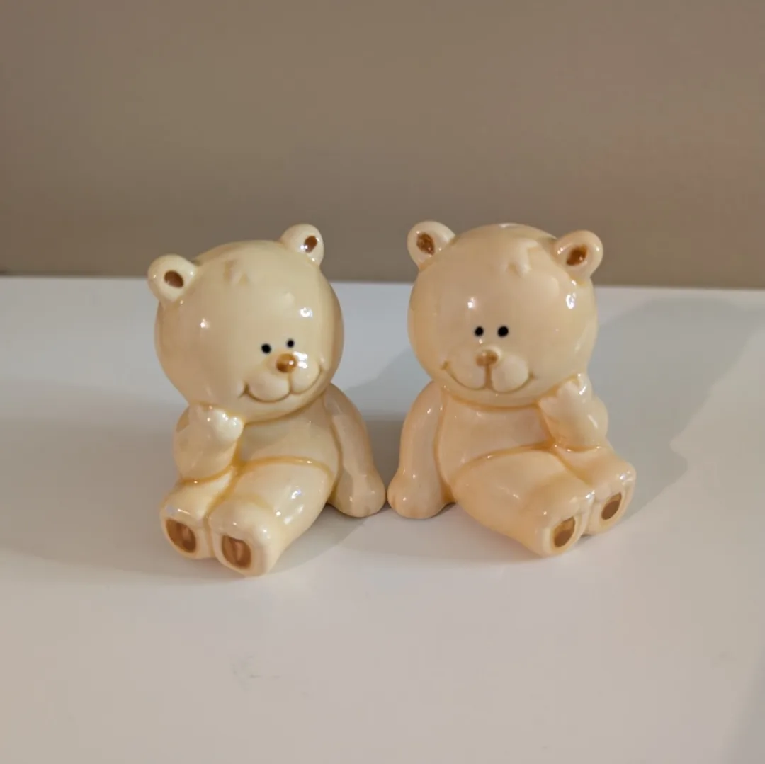 Bear Salt and Pepper Shakers image indicator(5)