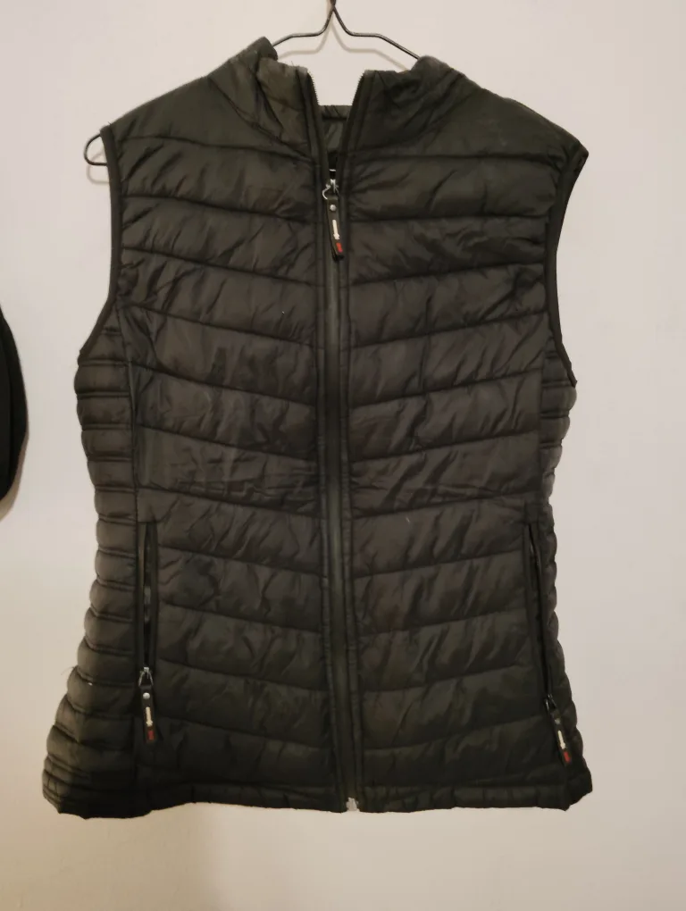 Women's Black Sleeveless Puffer Vest - Size L thumbnail