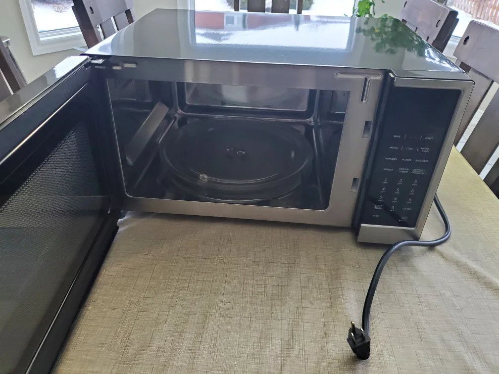 RCA RMW1205 1.2 Cu. Ft SS Microwave w convection/air fryer combo image indicator(2)