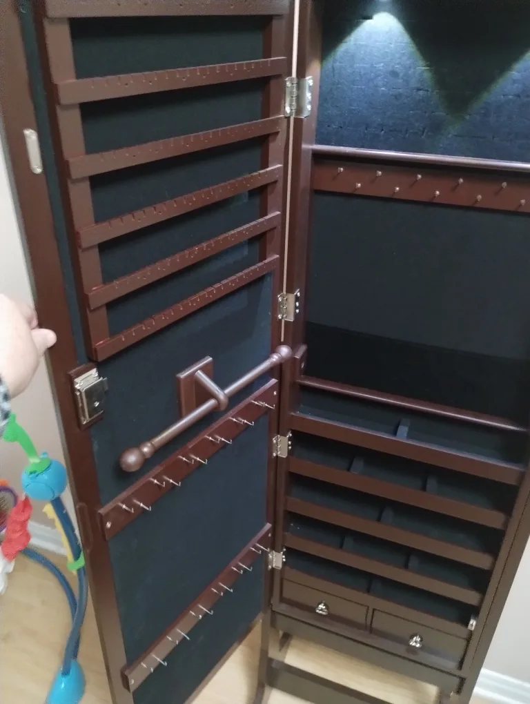 Full-Length Mirrored Jewellery Armoire image indicator(3)