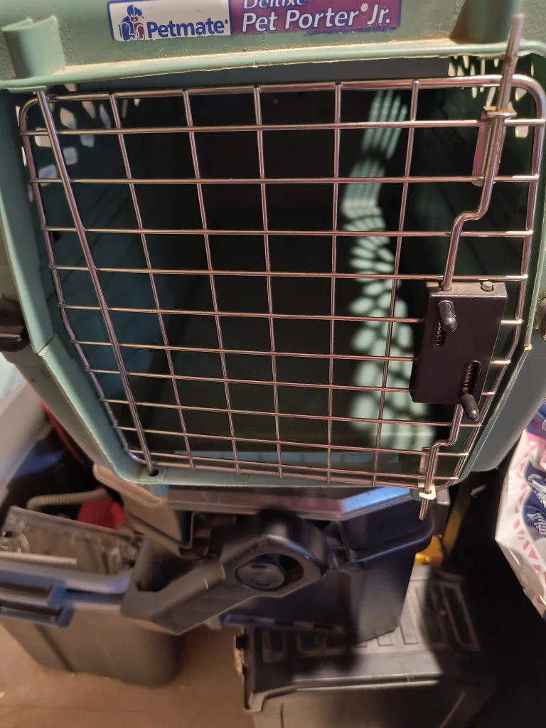 Petmate Deluxe Pet Porter Jr. Travel Carrier thumbnail