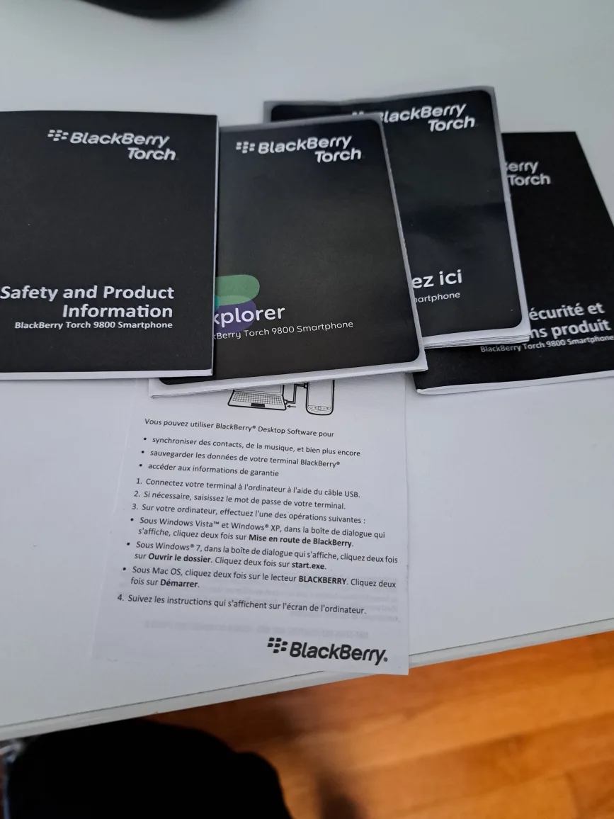 BlackBerry Torch 9800 Smartphone with Accessories image indicator(5)