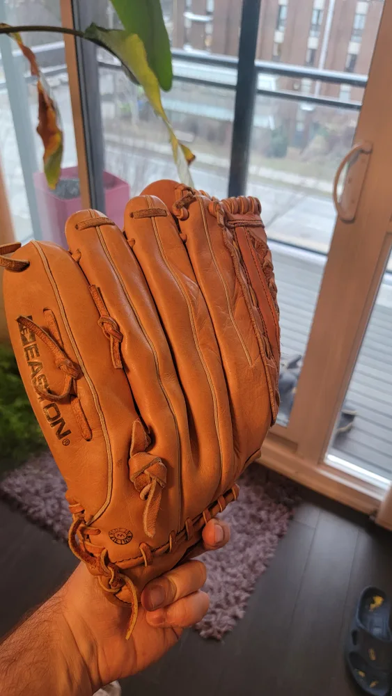 Easton Black Magic Series Baseball Glove image indicator(2)