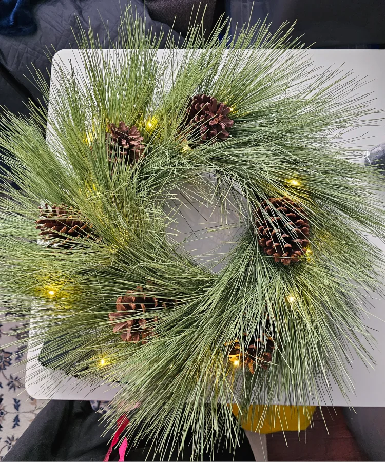 LED-lit Pine Cone Wreath image indicator(2)