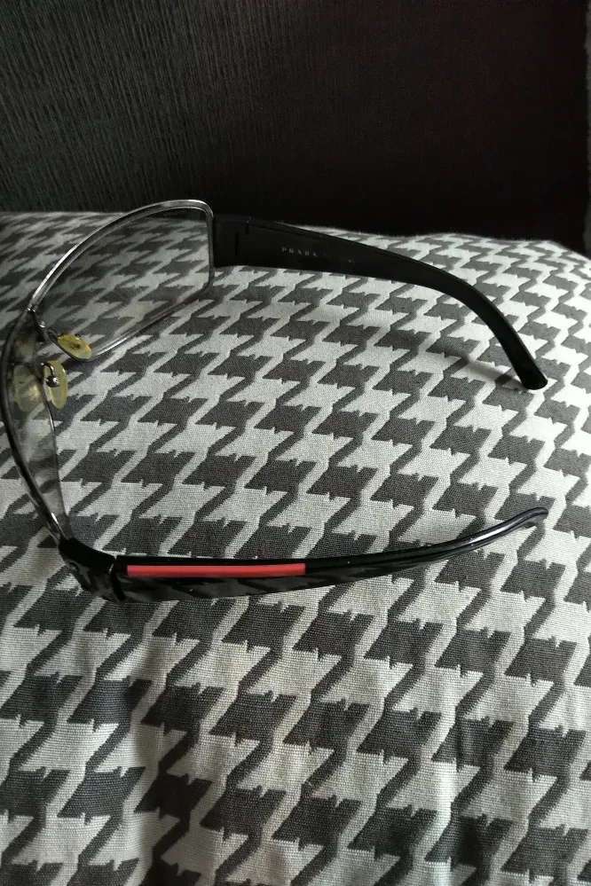 Prada Sunglasses with Case/booklet🇮🇹 /unisex/SPS image indicator(3)