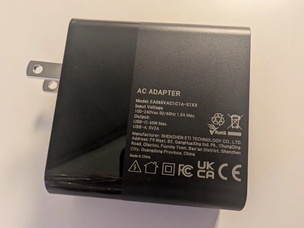 Basicvolt 65W USB C Charger Laptop Charger image indicator(2)