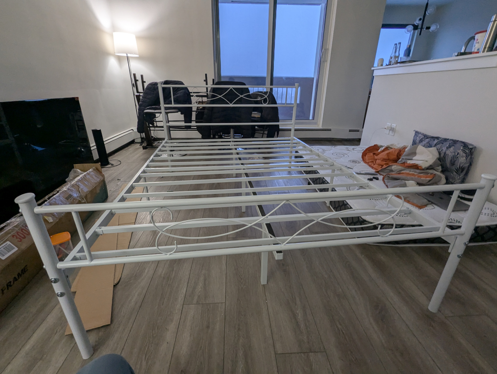 Vecelo Queen bed frame - photo 2