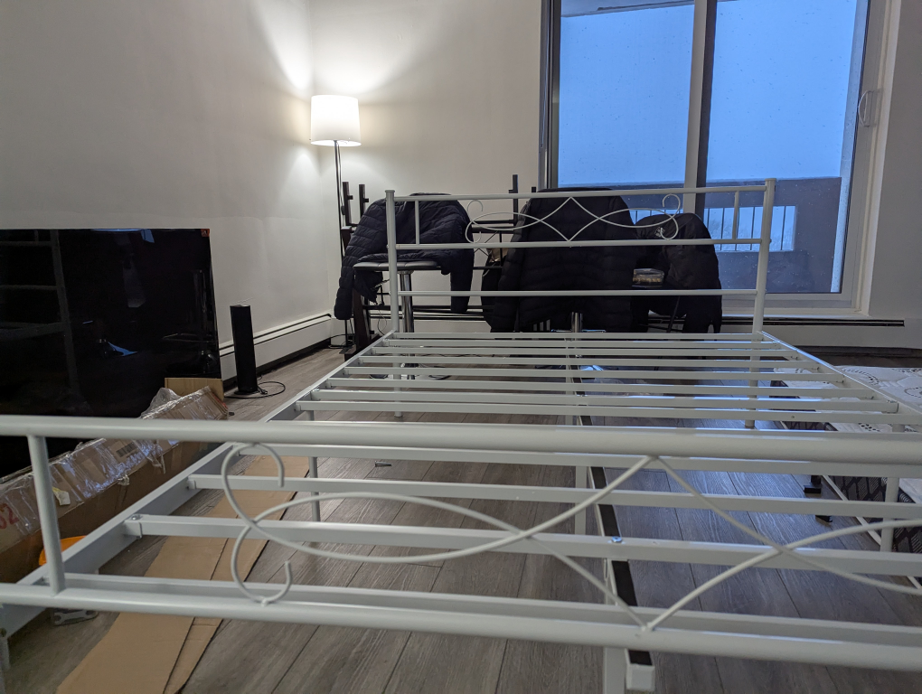 Vecelo Queen bed frame - photo 3