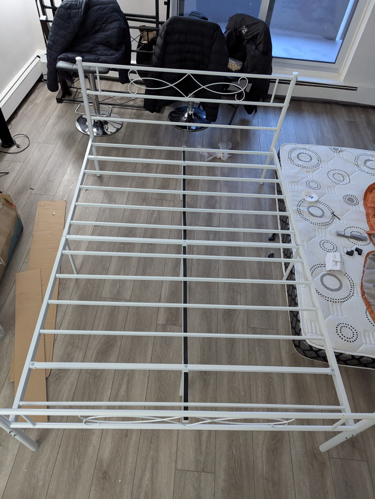 Vecelo Queen bed frame - photo 4