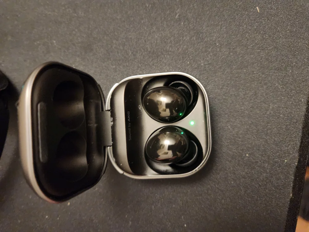 Samsung Galaxy Buds 2 Wireless Earbuds image indicator(2)