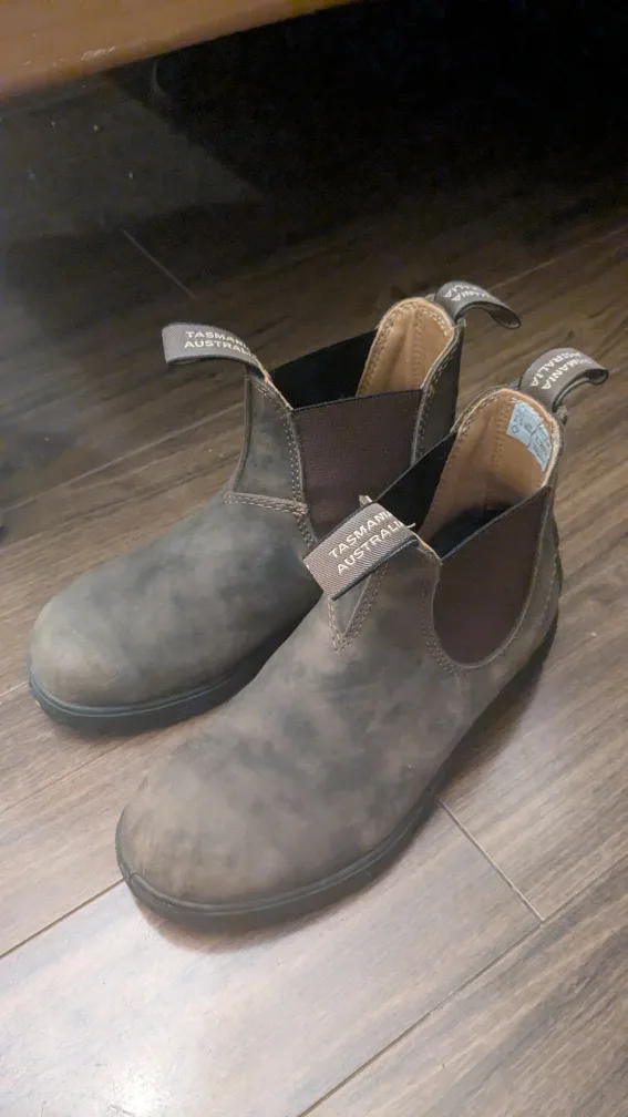 Blundstone Chelsea Boots - Size US 6.5 thumbnail