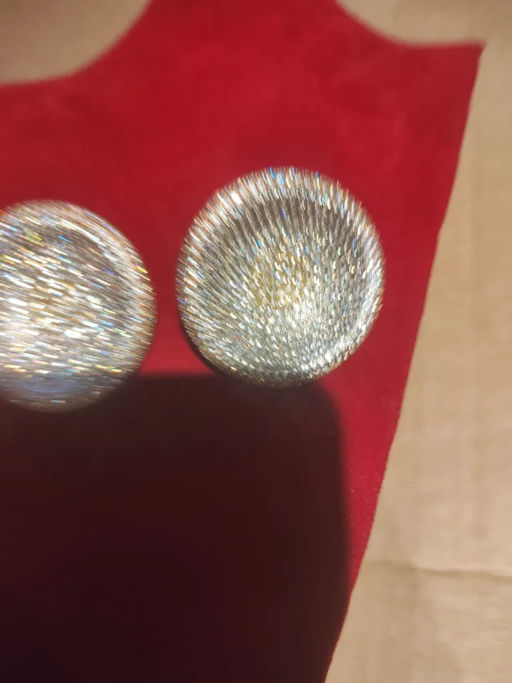 Sparkling Round zirconia Stud Earrings image indicator(4)