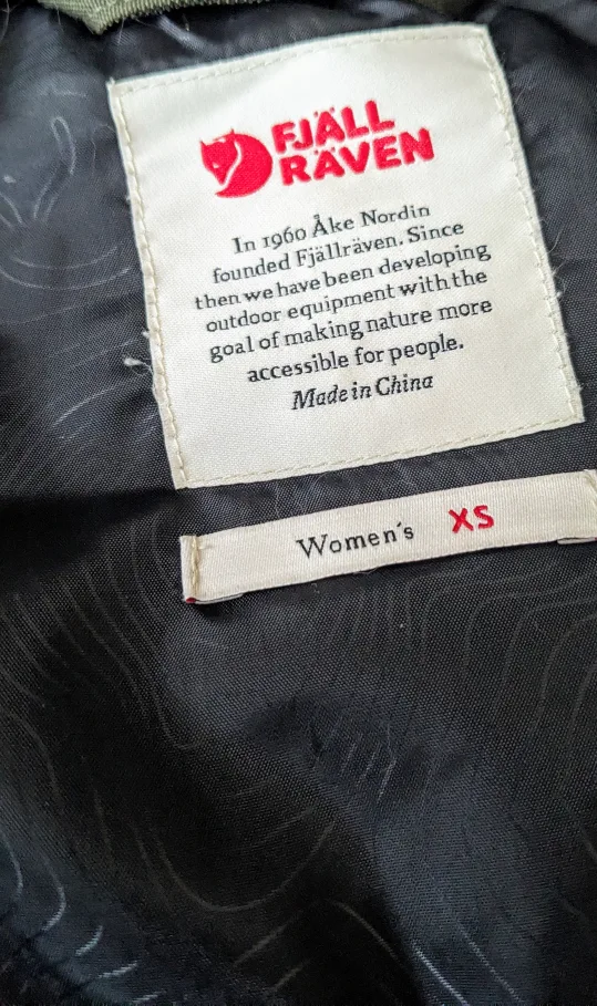 LIKE NEW | Women Fjällräven Nuuk Parka XS image indicator(4)