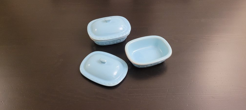 Vintage ceramic dishes with lids (small)