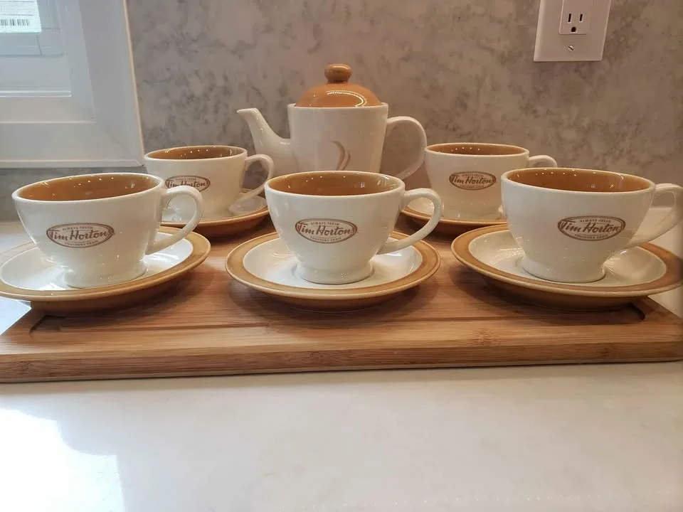 Tim Hortons Tea/Coffee Set - 5 Cups and Saucers, Teapot image indicator(2)