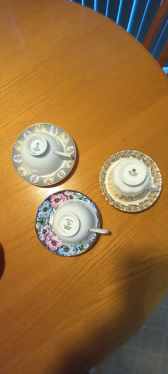 Lot of 7 Vintage tea cups image indicator(5)