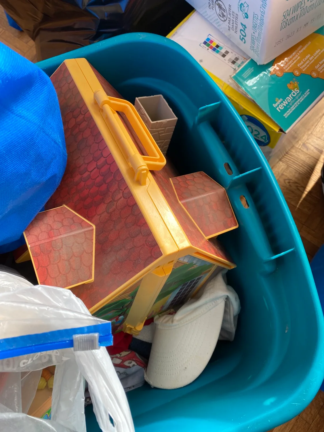 Kids' Clothing, Toys & Crafts Bundle image indicator(4)