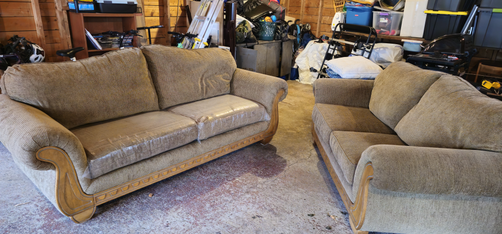 Couch set 275