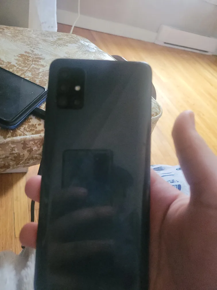 Samsung Galaxy A71 - Damaged Screen image indicator(4)